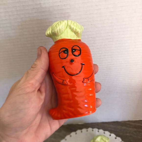 Vtg Anthropomorphic Carrot Salt and Pepper Shakers - Picture 6 of 11